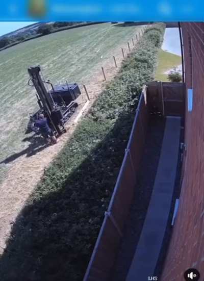 Pile-driving a fence post into a gas main line 🤯