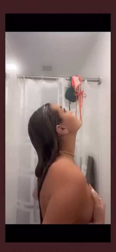 Breckie hill shower vid
