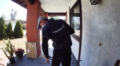 WCGW if you don&rsquo;t check your surroundings