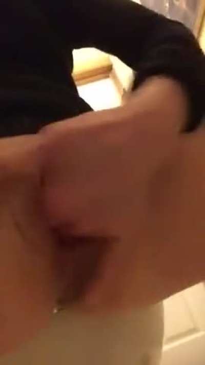 Squirting while working 💦😜 [F]