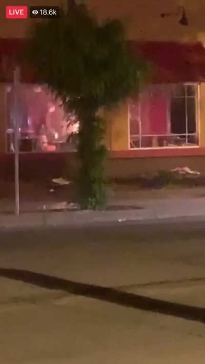 looters continuing a chain of fire&rsquo;s on chicago ave