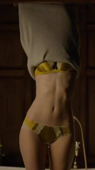 Elizabeth debicki
