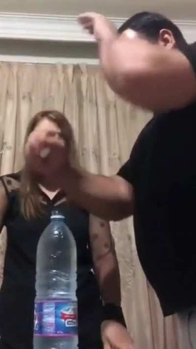 '-'