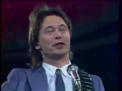 Elon musk sings the song "Earth in Illuminator"