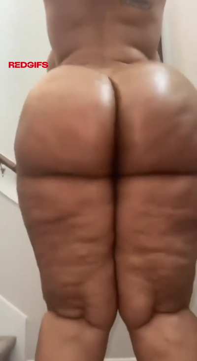 No small dick for that ass for real 😂