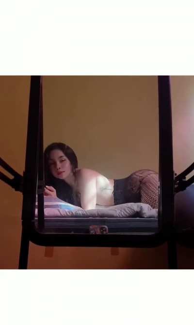 Hani bee teasi<wbr>ng🍑🤤