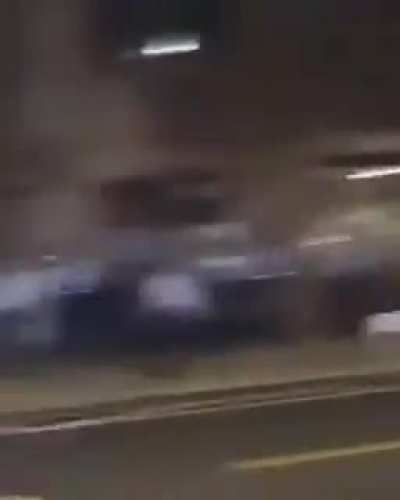 Philadelphia rioters attack and chase riot police