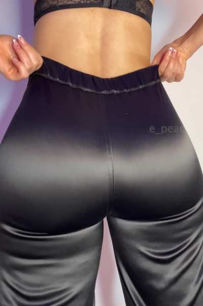 I love to tease you with my jiggly ass
