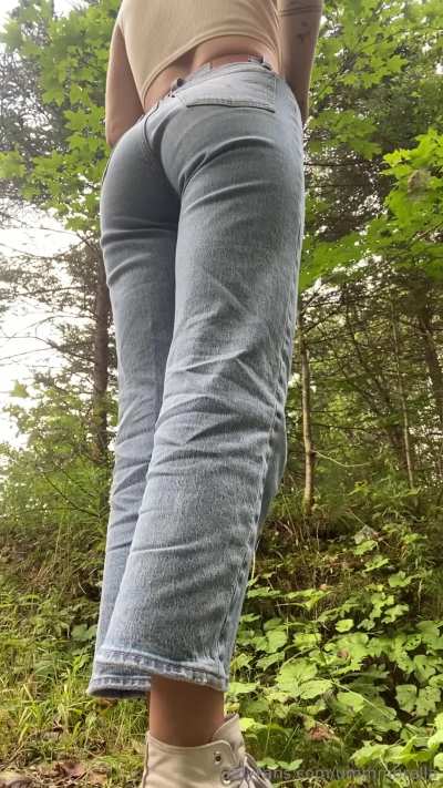 its impossible to go on a hike and not flash the camera