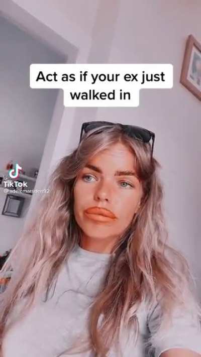 what are those lips⁉️