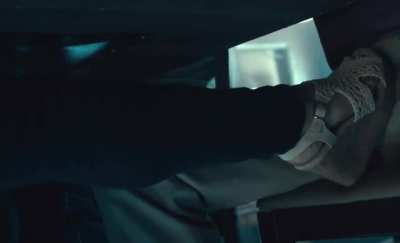 Emilia Clarke knows how to make you cum in your pants