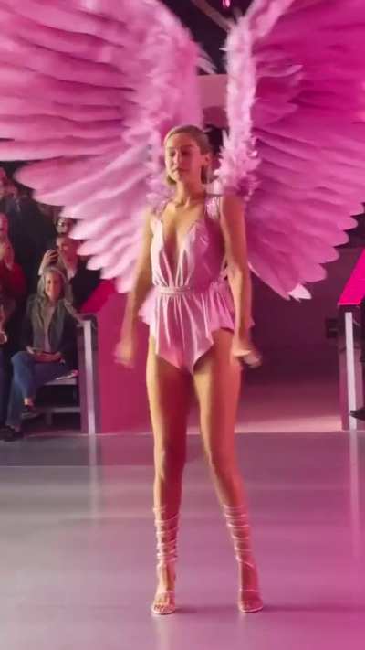 Magnificent Gigi Hadid 🩷 Pink Angel 🩷
