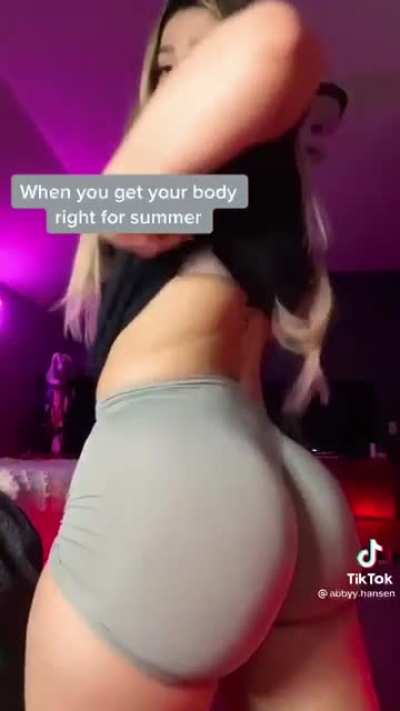 Summer &lsquo;22 is PAWG season 🍑🥇