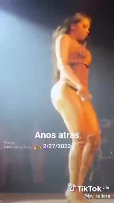 Tain&aacute; Costa | @taina