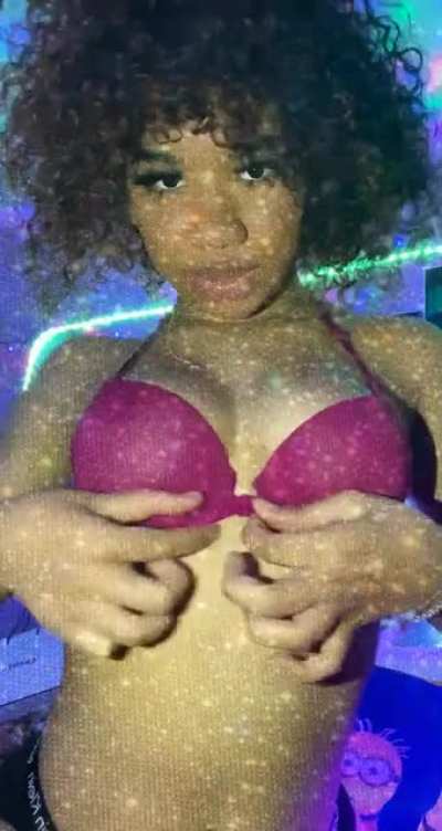 (NSFW) @goge<wbr>tta.b<wbr>lasia<wbr>n on ig