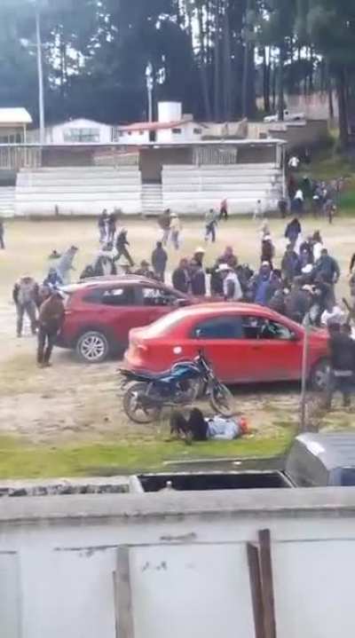 Habitantes de la comunidad de Texcapilla, municipio de Texcaltitl&aacute;n, en el sur del Estado de M&eacute;xico, se cansaron de las extorsiones de la Familia Michoacana y decidieron enfrentar a los criminales, quienes respondieron a balazos