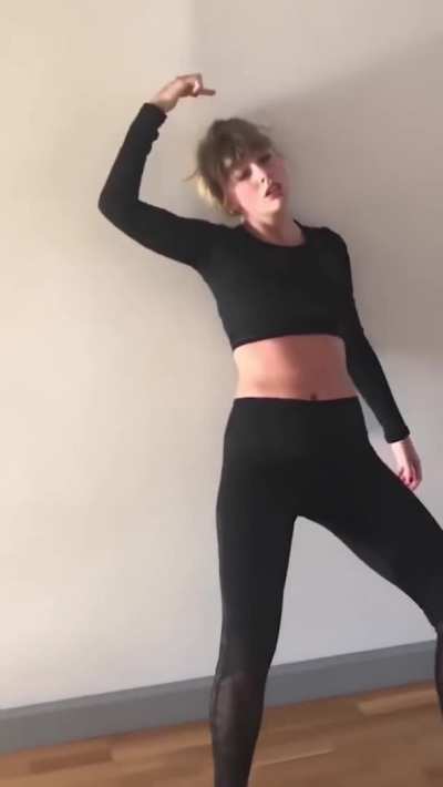 Sweaty Barefoot Taylor wants to be used