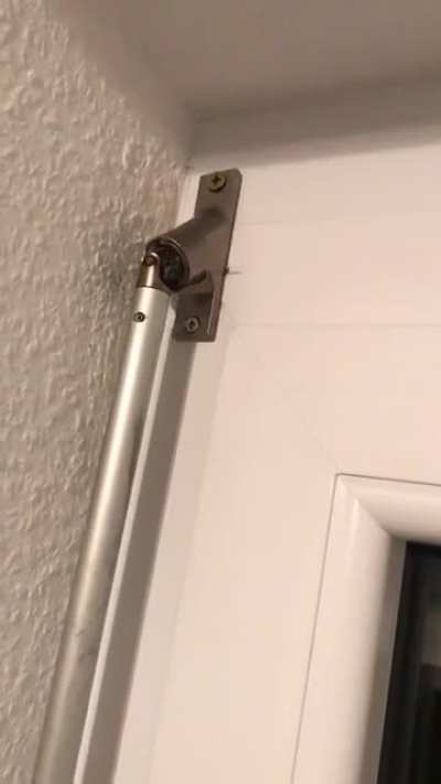 Handwerkerhilfe bei lockerer Rolladenkurbel