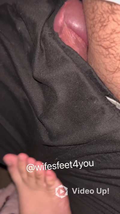 Wifey teasing me with her sexy feet