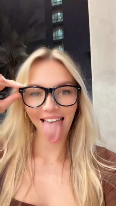 Give me your cum and I&rsquo;ll show it off