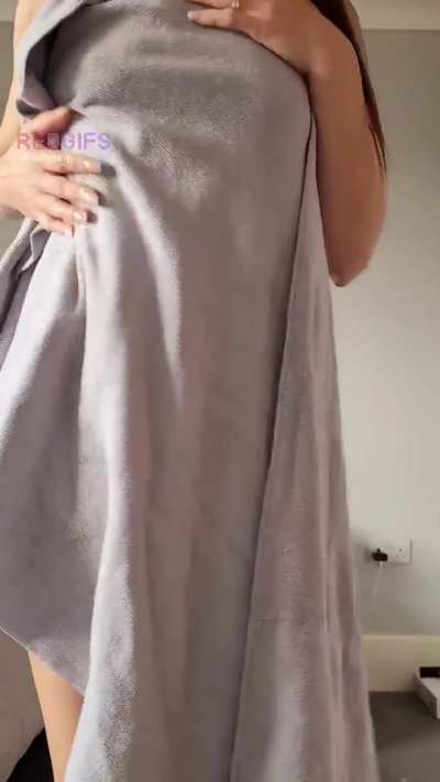 Whoops, my towel slipped 😉 (38f) 