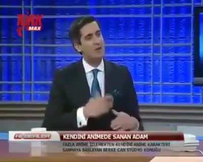 Berke bey anime kızlarını ger&ccedil;eğe &ccedil;evirmeye koşuyor
