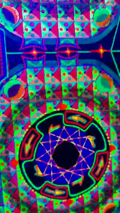 I make light reactive artworks 🖼️