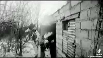 Second part: Ukraine soldiers find the Russians hiding in a barn,they clear the building