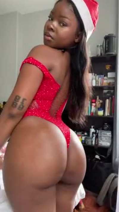 I&rsquo;m looking for a roommate who&rsquo;s just as horny as me. Any volunteers?