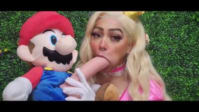 Princess Peach thanking Mario for rescuing her