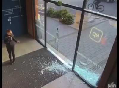Don&rsquo;t forget to shut the door