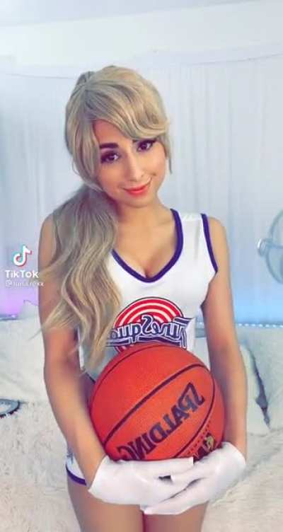 X-Rated Lola Bunny
