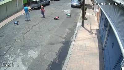 POS man attacks woman instead of putting his dogs on leash