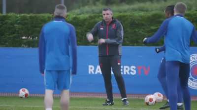 "Keep it simple. Tricks are for the circus" Roy Makaay to Ryan Kent.