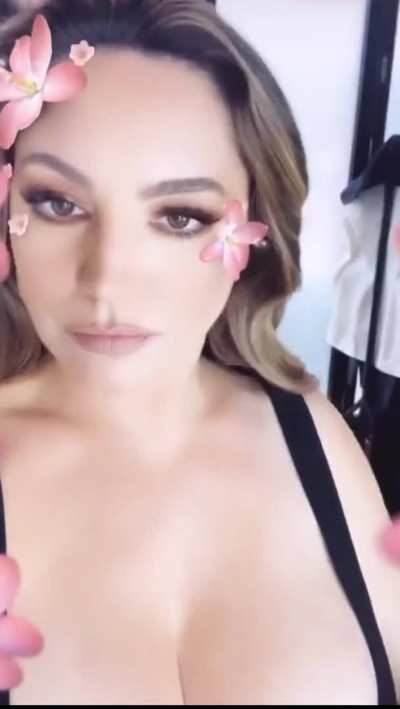 Kelly Brook