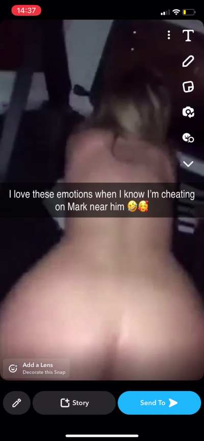 POV: You found your Girlfriend&rsquo;s Snapchat Hidden Gallery on her phone