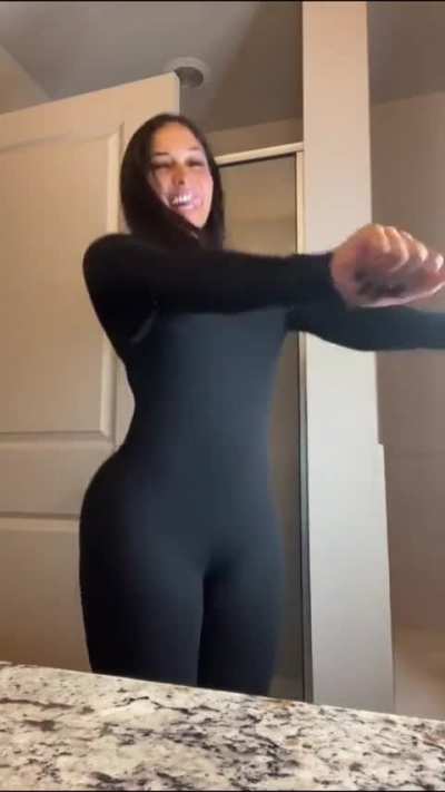 Who is this? She so bad!
