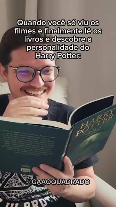 Mais algum potterhead se surpreendeu ao conhecer A VERDADEIRA PERSONALIDADE do Harry Potter nos livros?! Cr&eacute;dito: IG - @gaaoquadrado