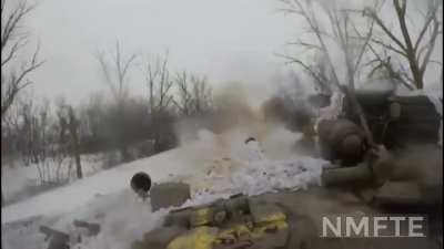 T-64BM2 crew using the 125mm KBA-3 Smoothbore Gun and KT-12.7mm remote controle heavy machine gun to attack a forest strip occupied by Russian infantry. Luhansk region, early 2023.