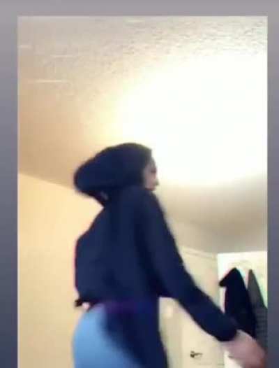 Curvy hijabi