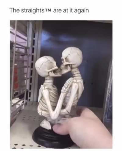 The Straights always have to prove they&rsquo;re straight !!!!!!! ( r/pointlesslygendered )