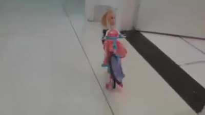 barbie dando grau '-'