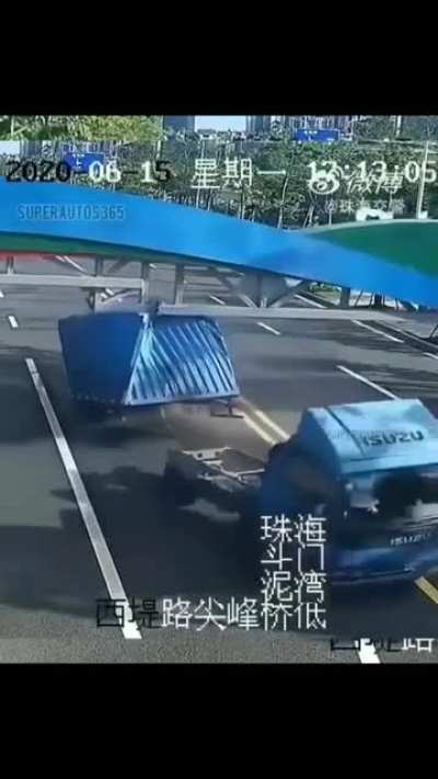 WCGW underestimating how low an over hang is