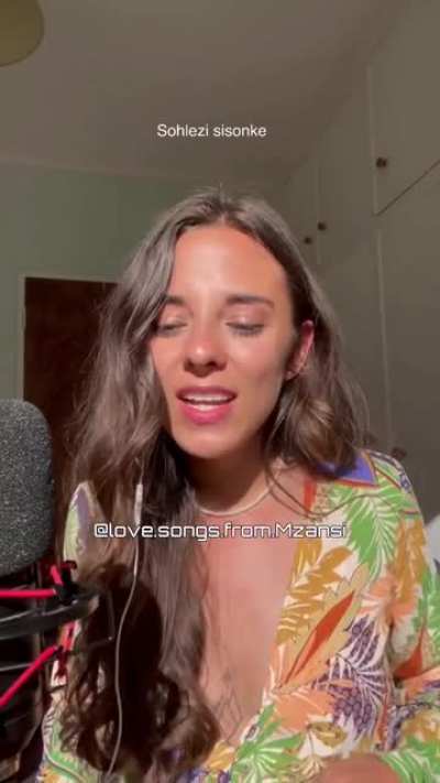 South African based French 🇫🇷 singer covers a beautiful South African 🇿🇦 song "Mina Nawe"