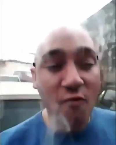 le pego fuerte