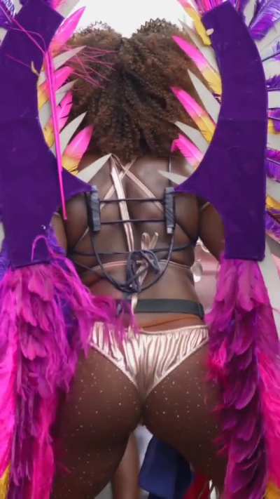 B&egrave;l ti fi! #haiti  in #stlucia elle aime le vin!!!Melanin dripping on the streets of St. Lucia@xuvocarnival#biggestbandinstlucia