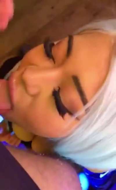 Join r/AsianSlutz