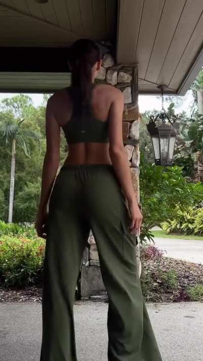 "Let&rsquo;s go on a walk" - Wearing SPLITS59
