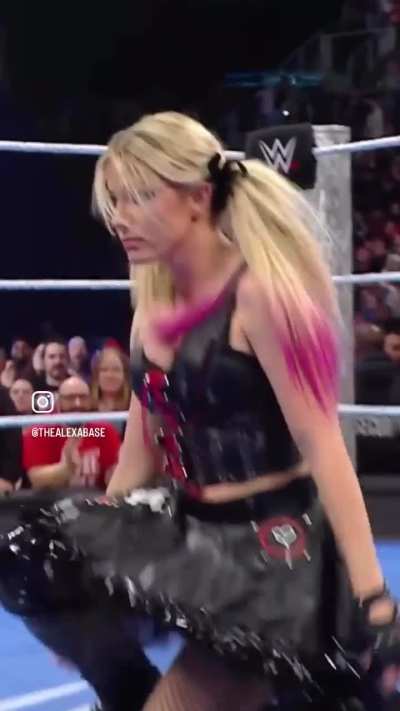 On Smackdown 2/28/25 Alexa first met Roxanne! Now they&rsquo;re gonna run it back this Friday!