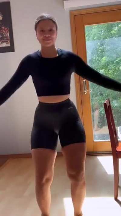 Ana looking extra fine